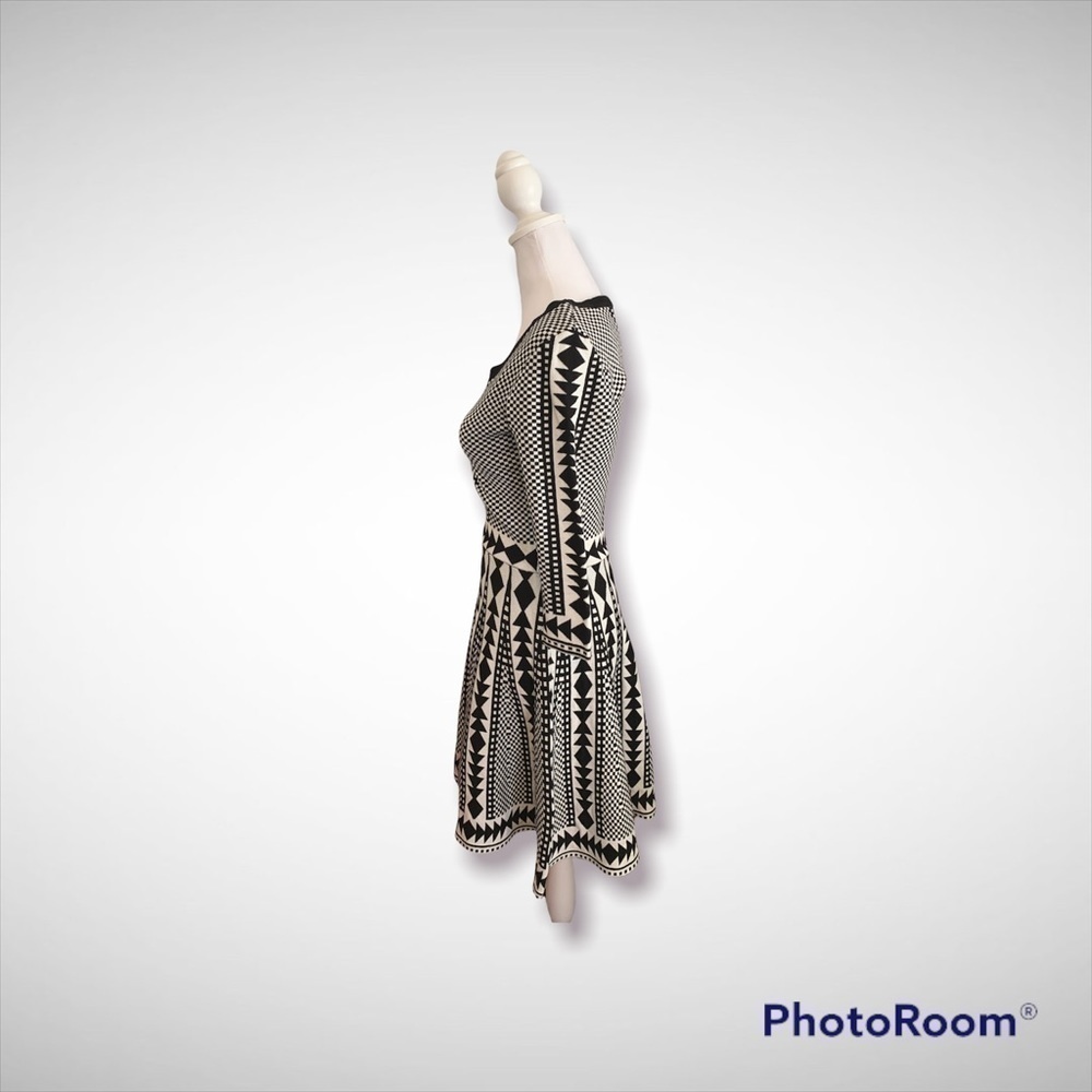 Nina Leonard Black‎ White Geometric Print Fit Flare Knit Dress Scoop Neck Sz Sm - Picture 5 of 6